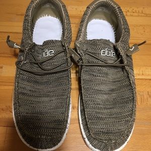 HEY DUDE NWT Size 11 MENS